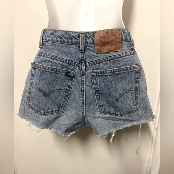 π©΅ Leviβs Vintage 550 Shortsπ©΅ - Picture 3 of 16